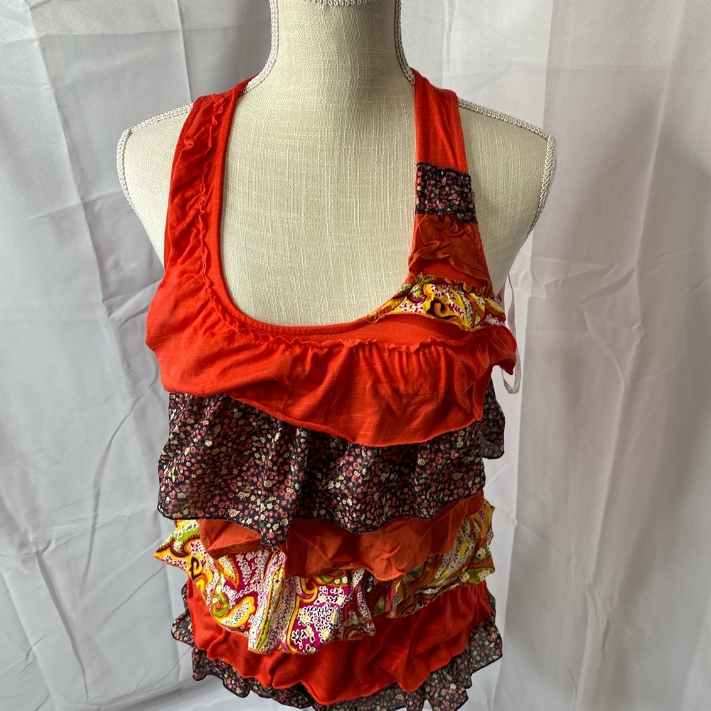Lulumari medium tiered tank